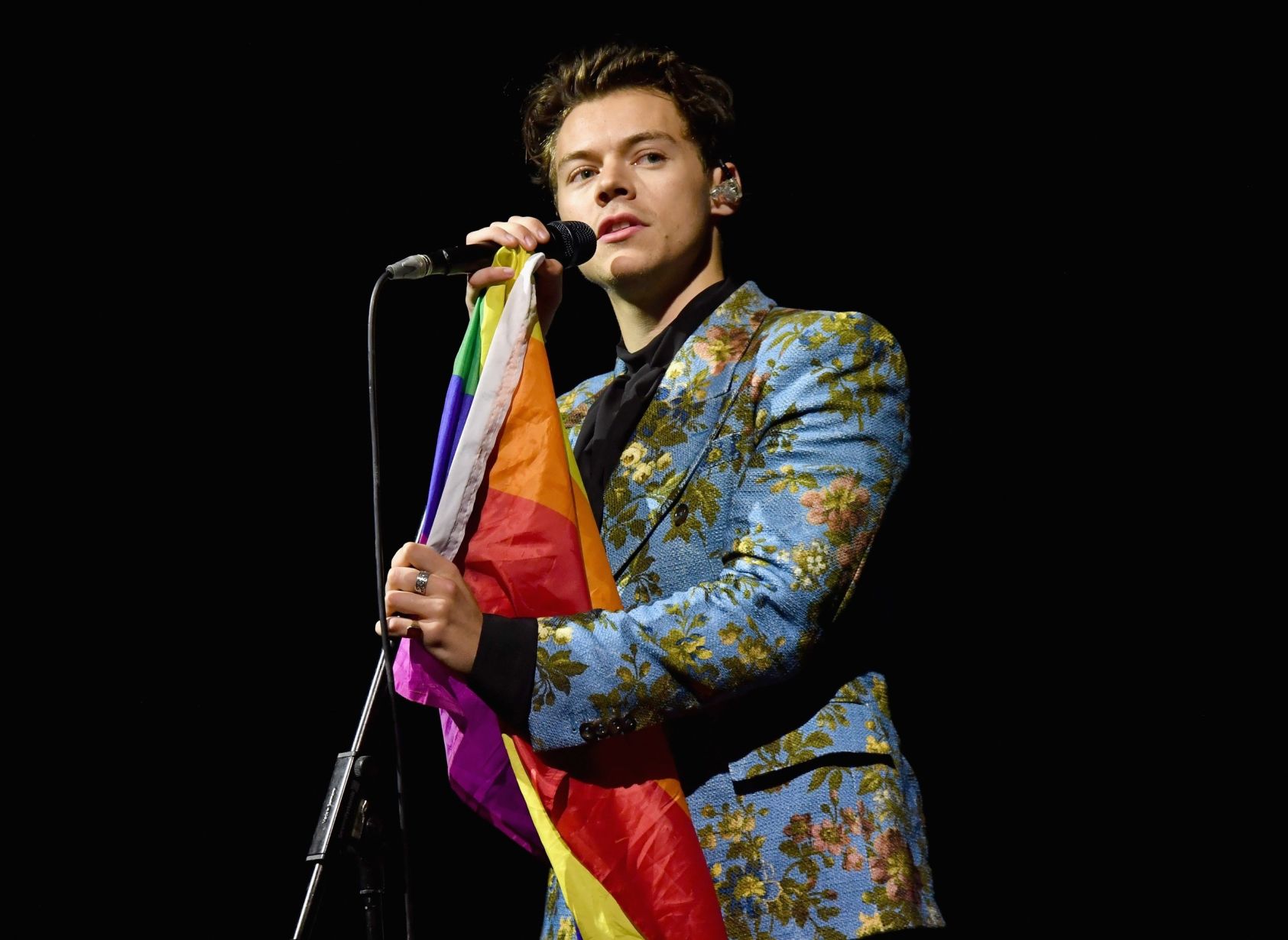Harry Styles Single 'Lights Up' Brings Encouragment